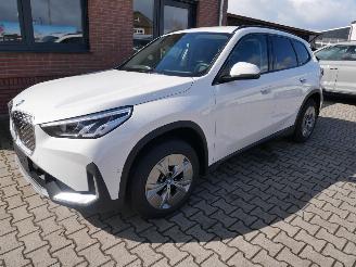 damaged passenger cars BMW iX1  2025/6