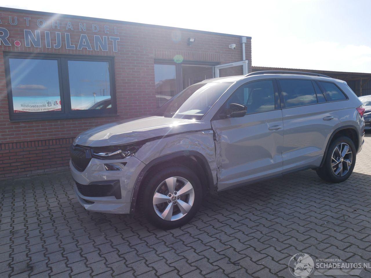 Skoda Kodiaq SPORTLINE 4x4 PANORAMADAK LED VIRTUAL ACC ALCANTARA