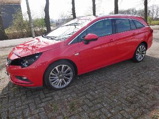 Schadeauto Opel Astra 1.6 TURBO SPORTS INNOVATION LED SCHUIFDAK LEER 2017/9