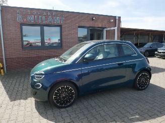 krockskadad bil auto Fiat 500E CABRIO LA PRIMA BY BOCELLI LEER LED 2023/5