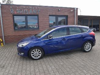 damaged passenger cars Ford Focus TITANIUM BI-XENON 2016/12