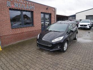 Voiture accidenté Ford Fiesta  2015/7