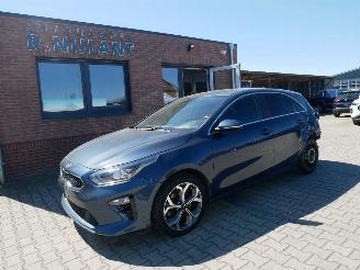 Vaurioauto  passenger cars Kia Ceed  2018/9