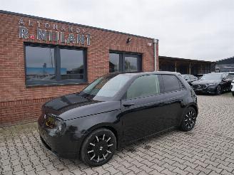 Damaged car Honda e- ADVANCE ACC PANORAMADAK LED 2021/12