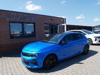 krockskadad bil auto Opel Astra GS LINE PLUG IN HYBRID PANORAMADAK 2023/2