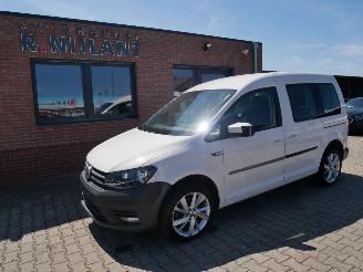 Damaged car Volkswagen Caddy 4 MOTION 5 PERSOONS 2019/3