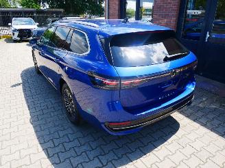 Volkswagen Passat ELEGANCE picture 4