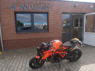 krockskadad bil motor KTM  1350 SUPER DUKE R 2025/4