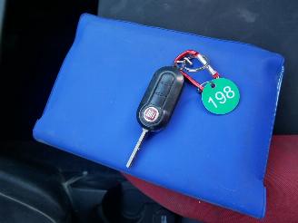Fiat Doblo 5 PERSOONS MOTORSCHADE picture 10