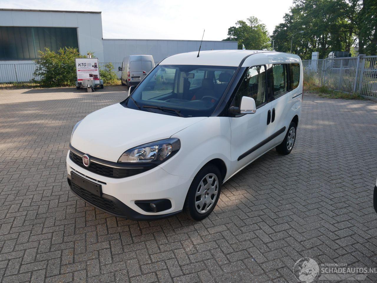 Fiat Doblo 5 PERSOONS MOTORSCHADE