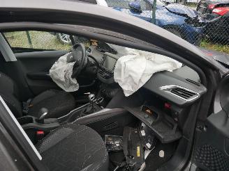 Peugeot 2008 GEEN PAPIEREN.ALLEEN VOOR ONDERDELEN. picture 7