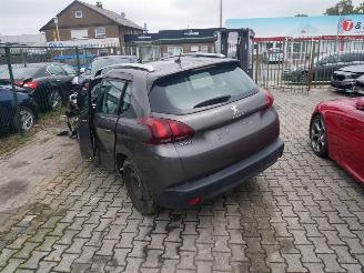 Peugeot 2008 GEEN PAPIEREN.ALLEEN VOOR ONDERDELEN. picture 5