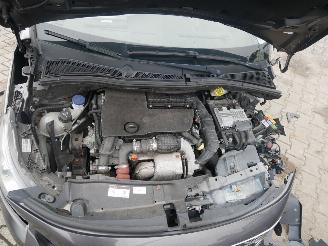 Peugeot 2008 GEEN PAPIEREN.ALLEEN VOOR ONDERDELEN. picture 6