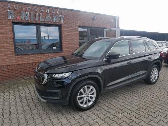 uszkodzony samochody osobowe Skoda Kodiaq 7 PERSOONS LEER LED 4X4 2023/4