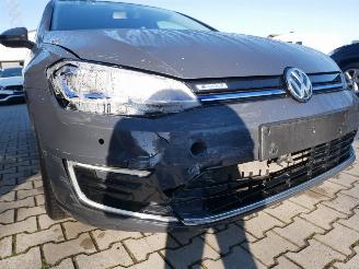 Volkswagen Golf e picture 5