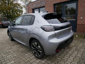 Peugeot 208 ALLURE picture 4