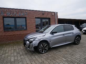 Damaged car Peugeot 208 ALLURE 2025/8