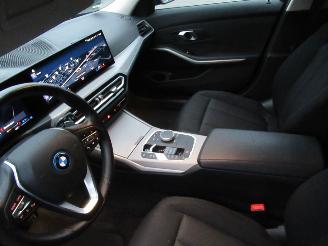BMW 3-serie 320E Touring Aut.PluginHybrid WideScreen Cockpit Navi CruiseControl Pdc ..... picture 18