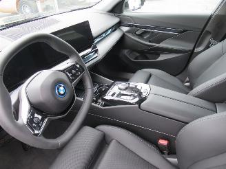 BMW i5 i5 E-Drive40 Touring  Leer Navi Camera Led StoelVerwarming... picture 15