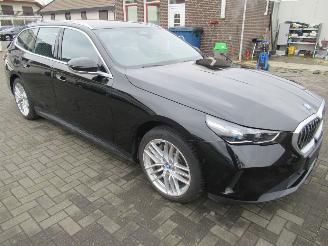 Damaged car BMW i5 i5 E-Drive40 Touring  Leer Navi Camera Led StoelVerwarming... 2024/8
