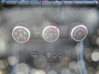 Renault Captur  picture 16