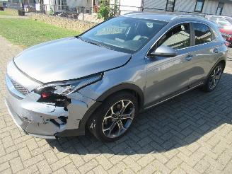 Kia Xceed 1.0T 120Pk 22.000km!! Climatronic Halfleer Navi Camera Keyless-Go ..... picture 8