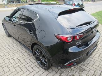 Voiture accidenté Mazda 3 2.0 e-Skyactiv-X 186pk M-Hybrid Climatronic Leer Navi SchuifDak Bose-Sound Headup-Display StoelVerwarming E.Memory Stoel 2023/4