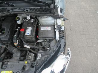 Peugeot 208 1.2 PURETECH 31.700km!! Airco CruiseControl Line-Assist.... picture 10