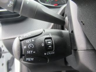 Peugeot 208 1.2 PURETECH 31.700km!! Airco CruiseControl Line-Assist.... picture 14