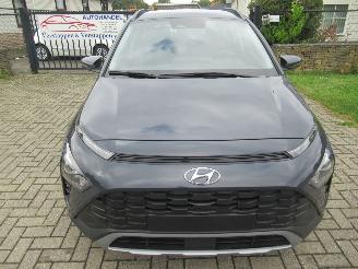 Unfallwagen Hyundai Bayon 1.0T-GDI AUT. 48V-MildHybrid 5400km!! VirtualCockpit Climatronic Navi Camera CruiseControl Pdc LineAssist 2024/6