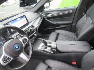 BMW 5-serie 530e Touring Aut. M-Sport  Shadow  Leer Navi Camera Panorama-D Head-Up SchuifDak E.Stoelen LuchtVering..... picture 17
