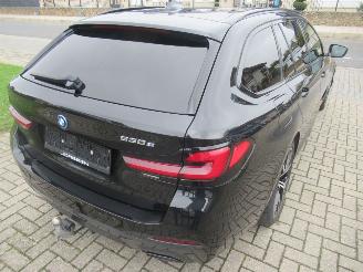 BMW 5-serie 530e Touring Aut. M-Sport  Shadow  Leer Navi Camera Panorama-D Head-Up SchuifDak E.Stoelen LuchtVering..... picture 3