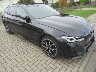 BMW 5-serie 530e Touring Aut. M-Sport  Shadow  Leer Navi Camera Panorama-D Head-Up SchuifDak E.Stoelen LuchtVering..... picture 5