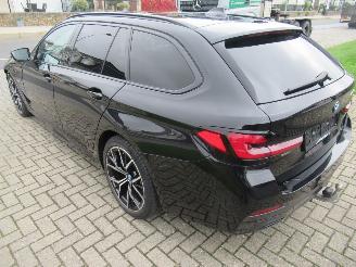 Avarii autoturisme BMW 5-serie 530e Touring Aut. M-Sport  Shadow  Leer Navi Camera Panorama-D Head-Up SchuifDak E.Stoelen LuchtVering..... 2022/2