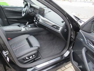 BMW 5-serie 530e Touring Aut. M-Sport  Shadow  Leer Navi Camera Panorama-D Head-Up SchuifDak E.Stoelen LuchtVering..... picture 14