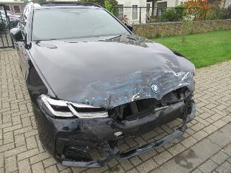 BMW 5-serie 530e Touring Aut. M-Sport  Shadow  Leer Navi Camera Panorama-D Head-Up SchuifDak E.Stoelen LuchtVering..... picture 7