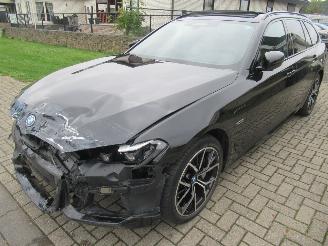 BMW 5-serie 530e Touring Aut. M-Sport  Shadow  Leer Navi Camera Panorama-D Head-Up SchuifDak E.Stoelen LuchtVering..... picture 9
