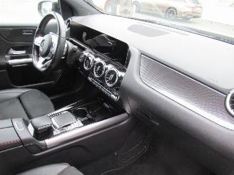 Mercedes B-klasse 180D Aut. AMG-LINE NightPack HalfLeer Navi Camera....... picture 12