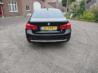 BMW 3-serie 318i Luxury picture 3