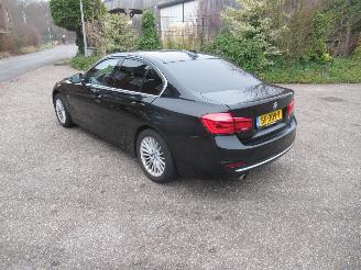 BMW 3-serie 318i Luxury picture 2