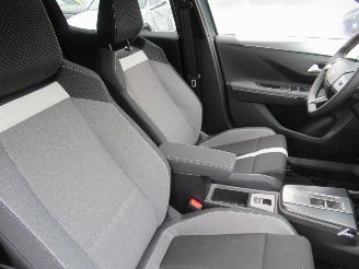 Opel Frontera 1.2T 136 eDTC Aut. 18980km!!  MildHybrid Climat Navi Camera Stoel/Stuur-Verwarming ...... picture 17