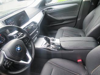 BMW 5-serie 520E Lim. Aut. PluginHybrid  62.241km!! VirtualCockpit Climatronic Leer Navi Camera StoelVerwarming..... picture 16
