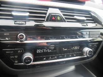 BMW 5-serie 520E Lim. Aut. PluginHybrid  62.241km!! VirtualCockpit Climatronic Leer Navi Camera StoelVerwarming..... picture 20