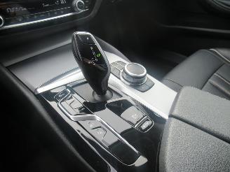 BMW 5-serie 520E Lim. Aut. PluginHybrid  62.241km!! VirtualCockpit Climatronic Leer Navi Camera StoelVerwarming..... picture 18