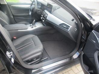 BMW 5-serie 520E Lim. Aut. PluginHybrid  62.241km!! VirtualCockpit Climatronic Leer Navi Camera StoelVerwarming..... picture 13