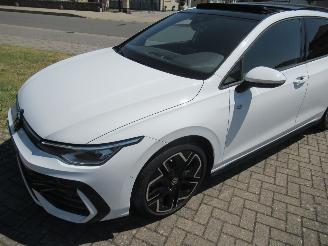 Volkswagen Golf 1.5TSI R-LINE 16.351km Pano/SchuifDak Harman/Kardon 360Cam Keyless-Go Android/Carplay... picture 8