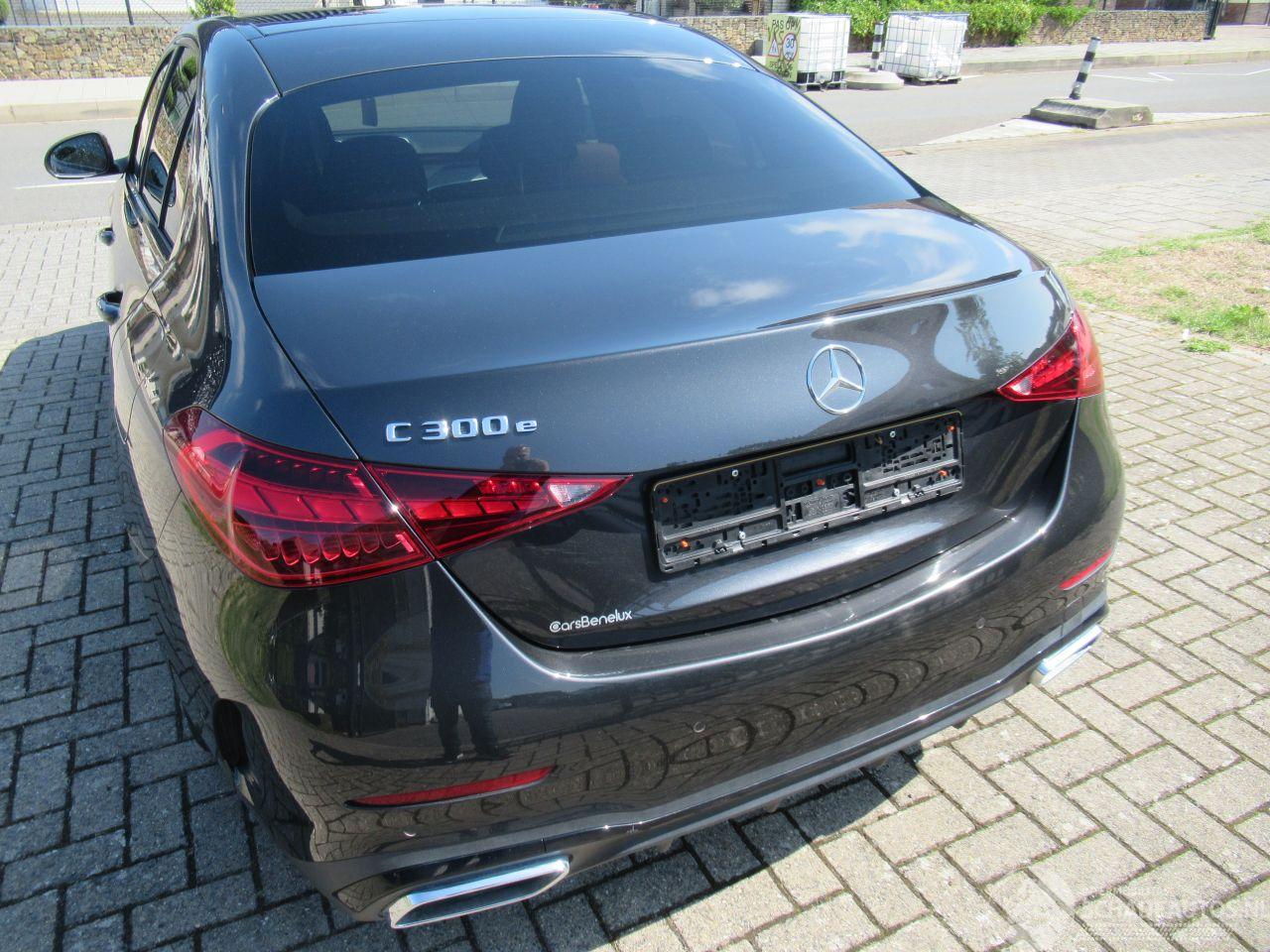 Mercedes C-klasse C 300e Aut PluginHybrid  AMG-LINE Nightpack LuchtVering Leer Navi Camera StoelVerwarming....