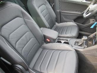 Volkswagen Tiguan 1.5TSI 150pk DSG Aut. Climatronic Leer Navi Camera Pano/Schuifdak Stoel/Stuur Verwarming  Elec.Achterklep picture 18