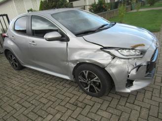 Toyota Yaris 1.5i-VVTi  Airco Camera CruiseControl Pdc Navi>android Auto/Carplay picture 3