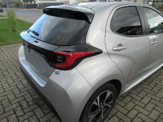 Toyota Yaris 1.5i-VVTi  Airco Camera CruiseControl Pdc Navi>android Auto/Carplay picture 6